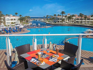 CRAZY SEA VIEW 1BR APARTMENT ALEZZI SPA POOLS PARKING