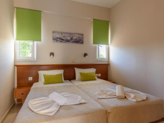 Danelis Studios & Apartments