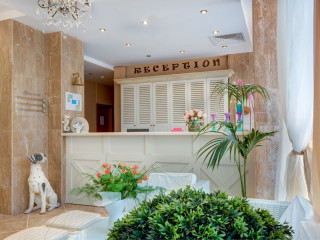Dawn Park Aparthotel