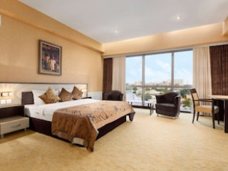 DAYS BY WYNDHAM BAKU