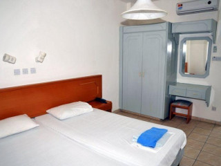 DebbieXenia Hotel Apartments