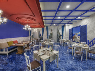 CRYSTAL SUNSET LUXURY RESORT & SPA 