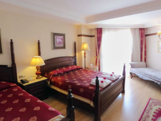 Delphin Palace