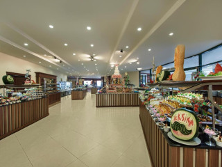 DELPHIN PALACE HOTEL