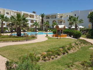 Delphino Beach Hotel