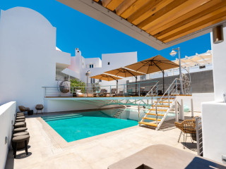 Deluxe Suites Santorini