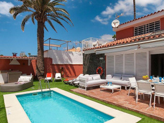 Deluxe Villa At The Beach Front - Five Bedroom