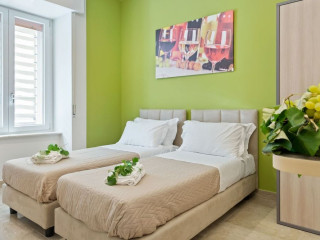 DEVON METRO STUDIO APARTMENTS