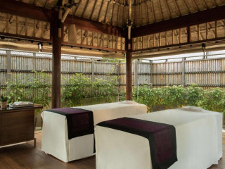 Dhawa Ihuru Resort