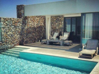 Diamond Deluxe Hotel