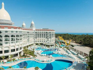 Pnoes Luxury Suites