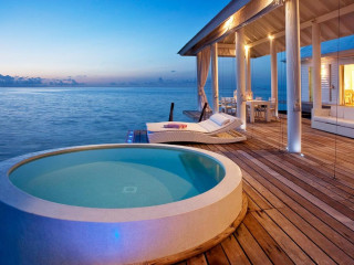 Diamonds Athuruga Beach & Water Villas (South Ari Atoll)
