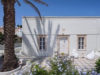 Dimael Mansion
