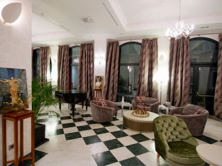 Dioni Boutique Hotel