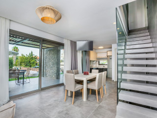 Dionisos Luxury Villas