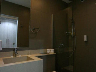 Dionysos Central Hotel
