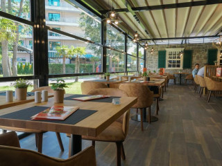 DIT EVRIKA BEACH CLUB HOTEL