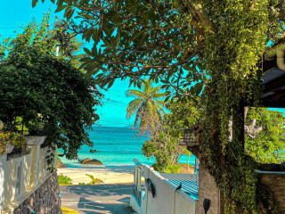 DIVERS LODGE