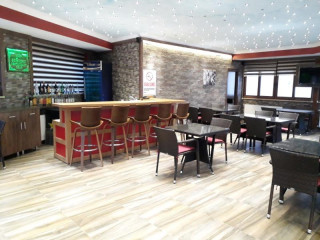 Dolphin Apart & Hotel