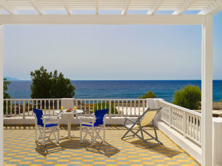 Dolphins Apartments Santorini