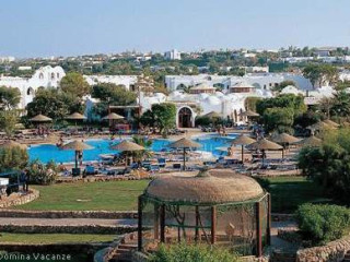 DOMINA KINGS LAKE HOTEL