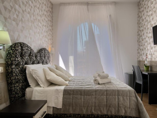 Domus Pietro Inn