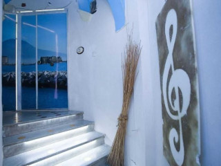 DON CARLO ROOMS