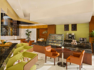 DOUBLETREE BY HILTON AL BARSHA