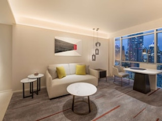 DOUBLETREE BY HILTON BANGKOK PLOENCHIT