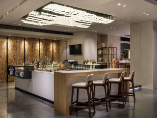 DoubleTree by Hilton Bangkok Ploenchit