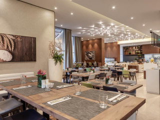 DOUBLETREE BY HILTON DUBAI AL JADAF