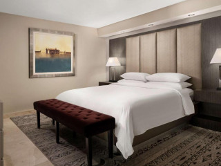 DoubleTree by Hilton Grand Hotel Biscayne Bay