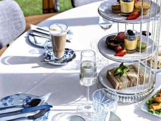DoubleTree by Hilton London Kensington