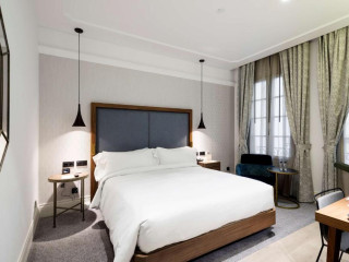 DoubleTree by Hilton Madrid - Prado