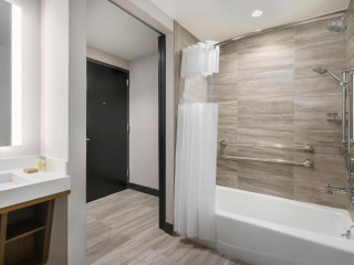DoubleTree by Hilton New York Times Square South