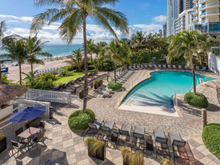 DoubleTree by Hilton Ocean Point Resort - North Miami Beach