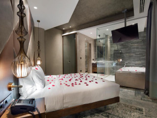 DoubleTree by Hilton Piyalepasa