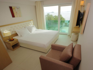 SIGNATURE BLUE RESORT