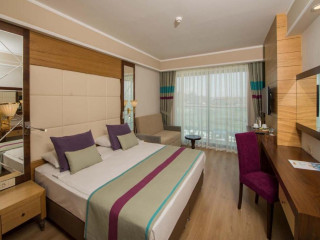 Dream World Aqua Resort