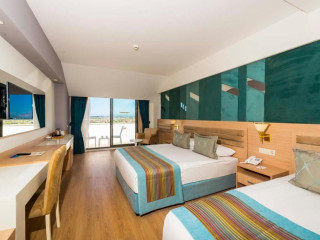 Dream World Hill Resort