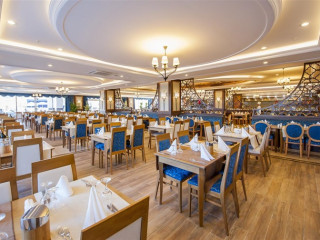 DREAM WORLD RESORT & SPA