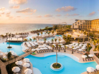 Dreams Natura Resort & Spa