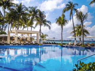 Dreams Sands Cancun Resort & Spa