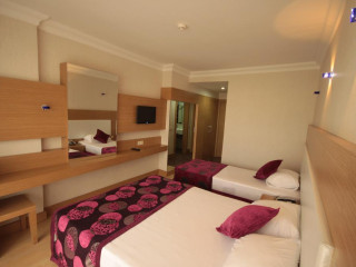 Hotel LIVVO Los Calderones
