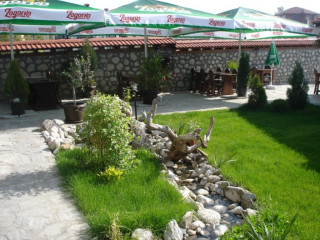 Kamelia & Semeli Hotel