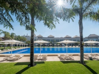 DUSIT THANI LAKEVIEW