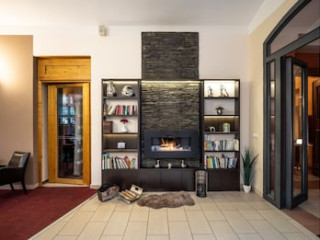 EA EMBASSY PRAGUE HOTEL