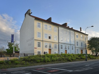 EA JELENI DVUR PRAGUE CASTLE