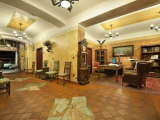 EA JELENI DVUR PRAGUE CASTLE