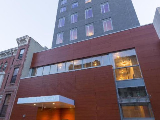 Edge Hotel Washington Heights